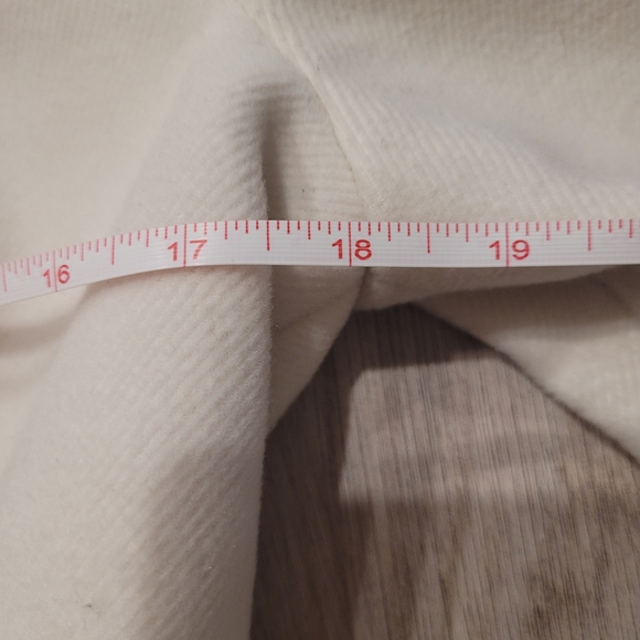 Bebe 2B White Winter Coat Wooden Hardware Faux Fur Hood Small - Picture 8 of 13